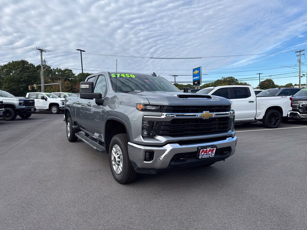 Used 2025 Chevrolet Silverado 2500 LT w/ Convenience Package AWD/4WD image 2