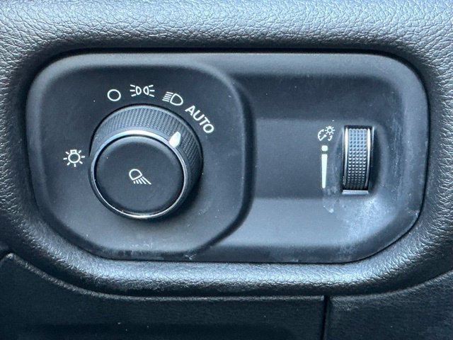 Used 2023 RAM 1500 Big Horn AWD/4WD image 36