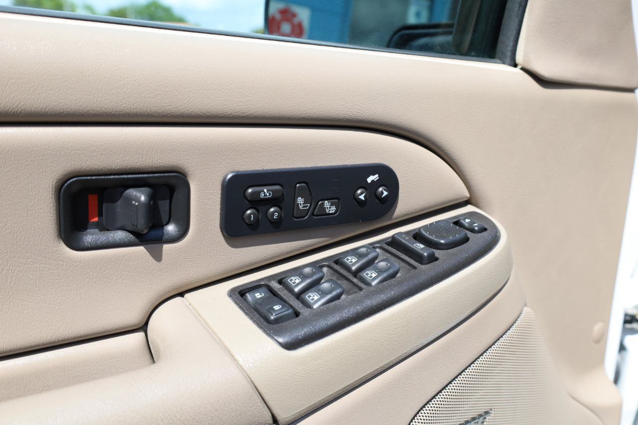 Used 2005 Chevrolet Suburban LT w/ Preferred Equipment Group RWD image 5