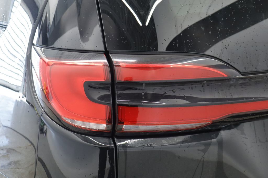 Certified 2023 Chrysler Pacifica Touring-L FWD image 17
