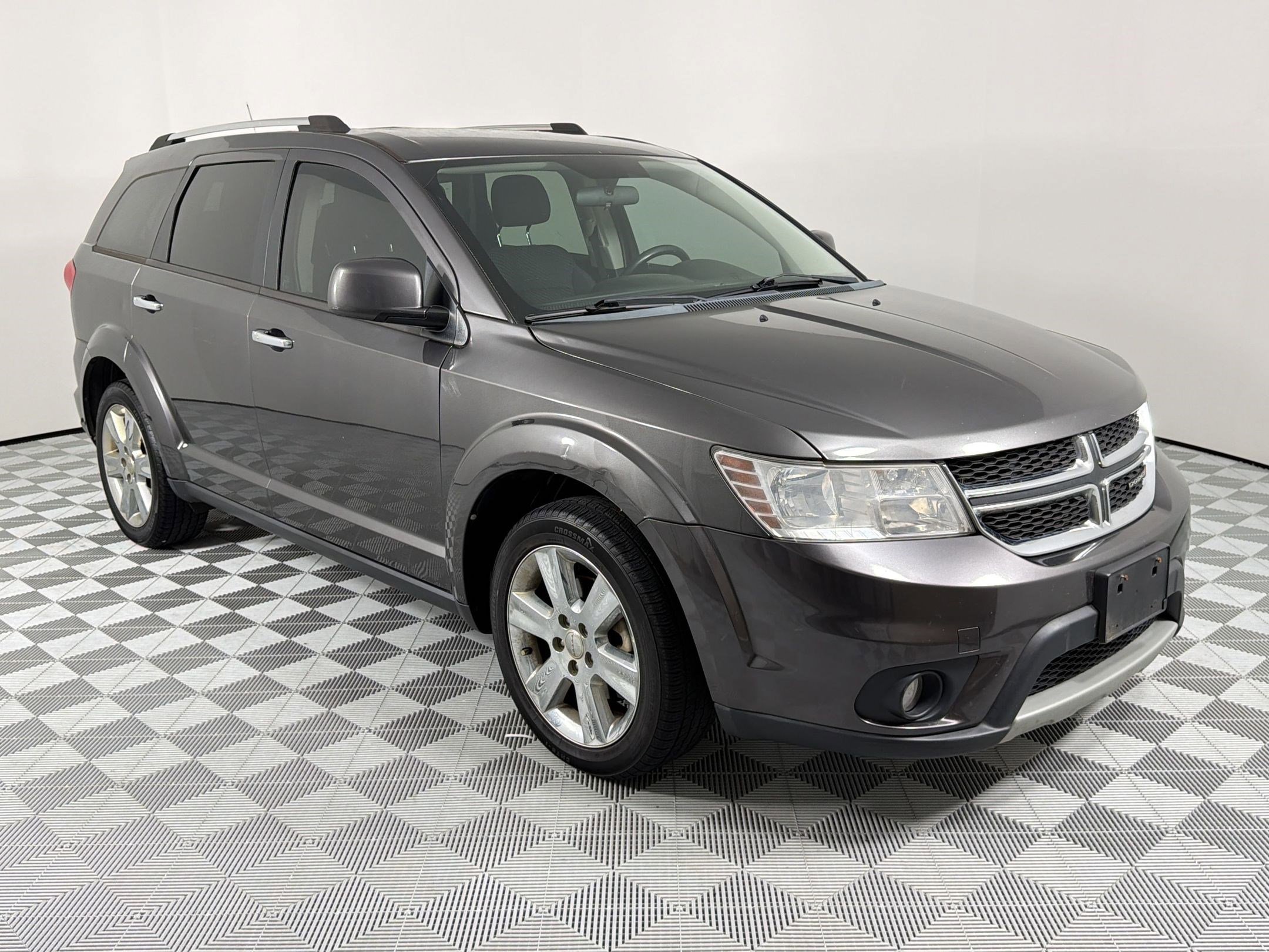 Used 2017 Dodge Journey SXT w/ Chrome Appearance Group FWD image 7
