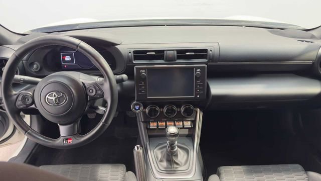 Used 2024 Toyota GR86 RWD image 18