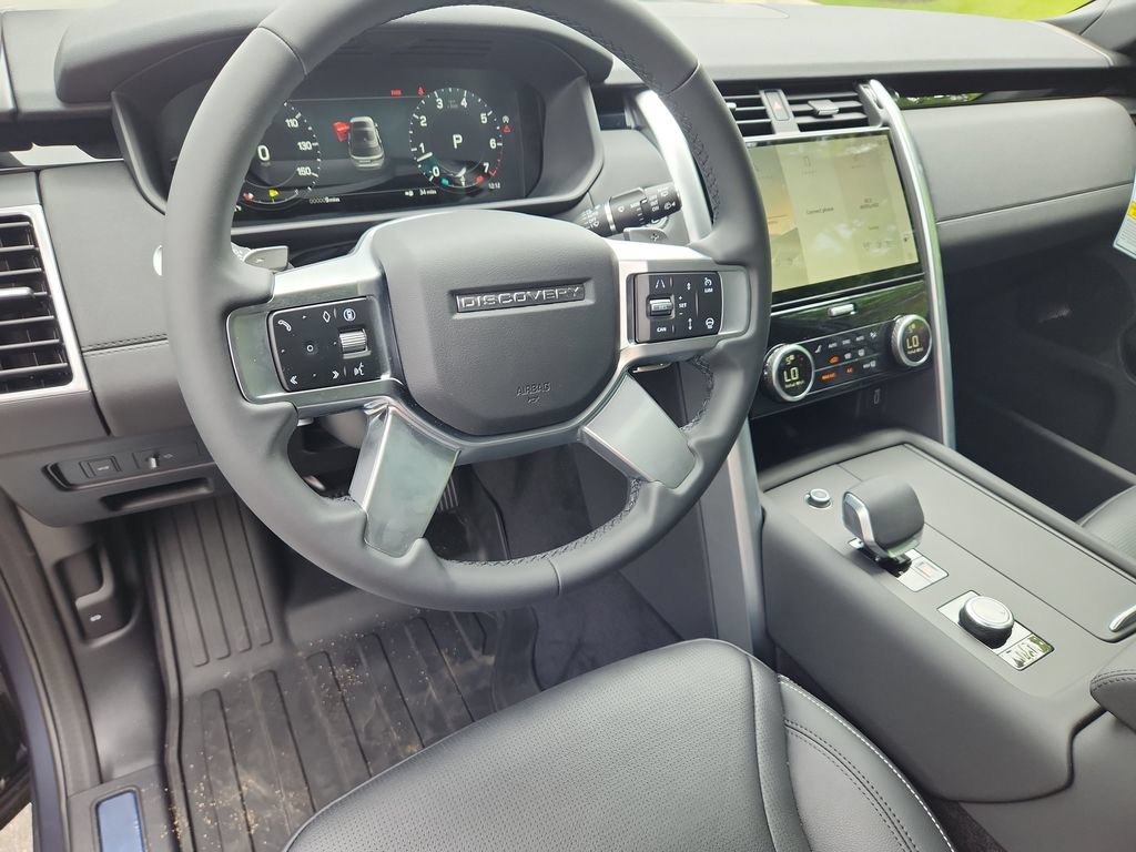 New 2026 Land Rover Discovery S AWD/4WD image 15