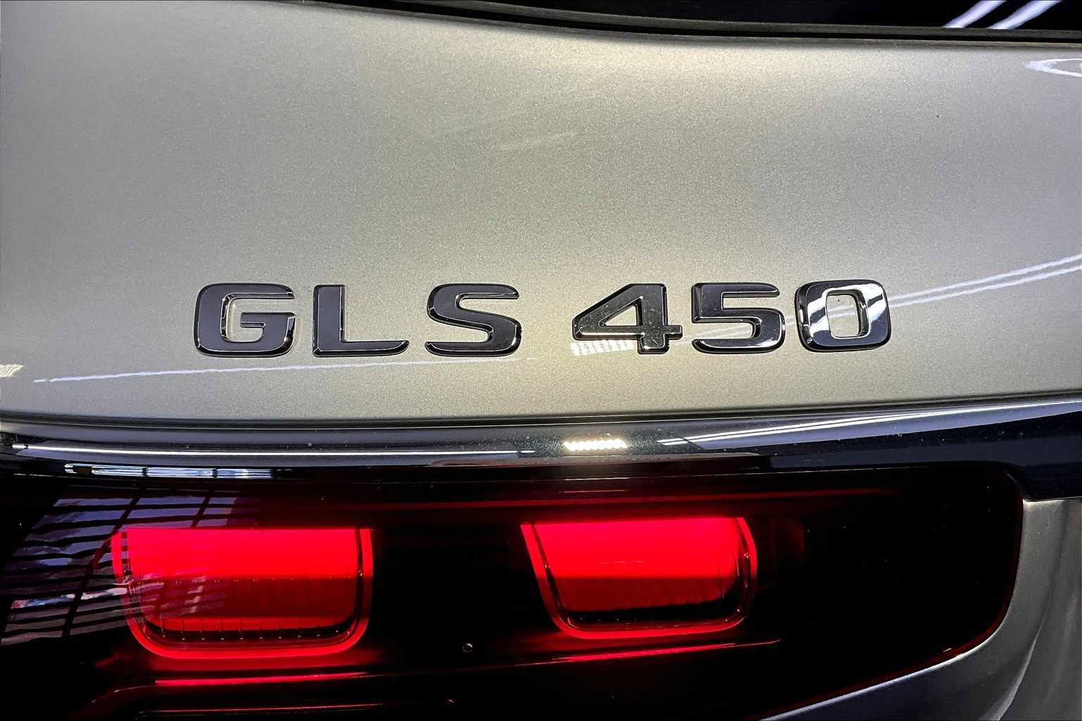 New 2026 Mercedes-Benz GLS 450 4MATIC image 6
