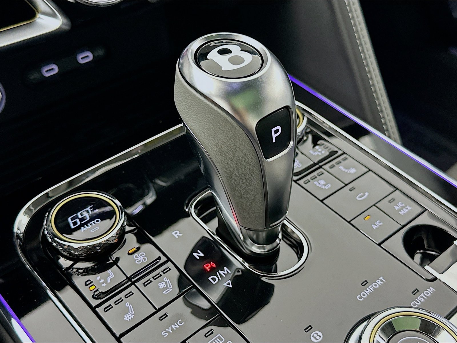 New 2026 Bentley Flying Spur V8 AWD/4WD image 30