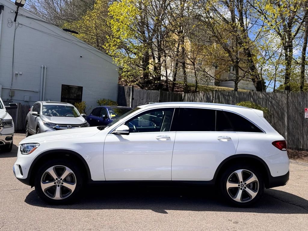 Used 2022 Mercedes-Benz GLC 300 4MATIC w/ Premium Package Lite image 3