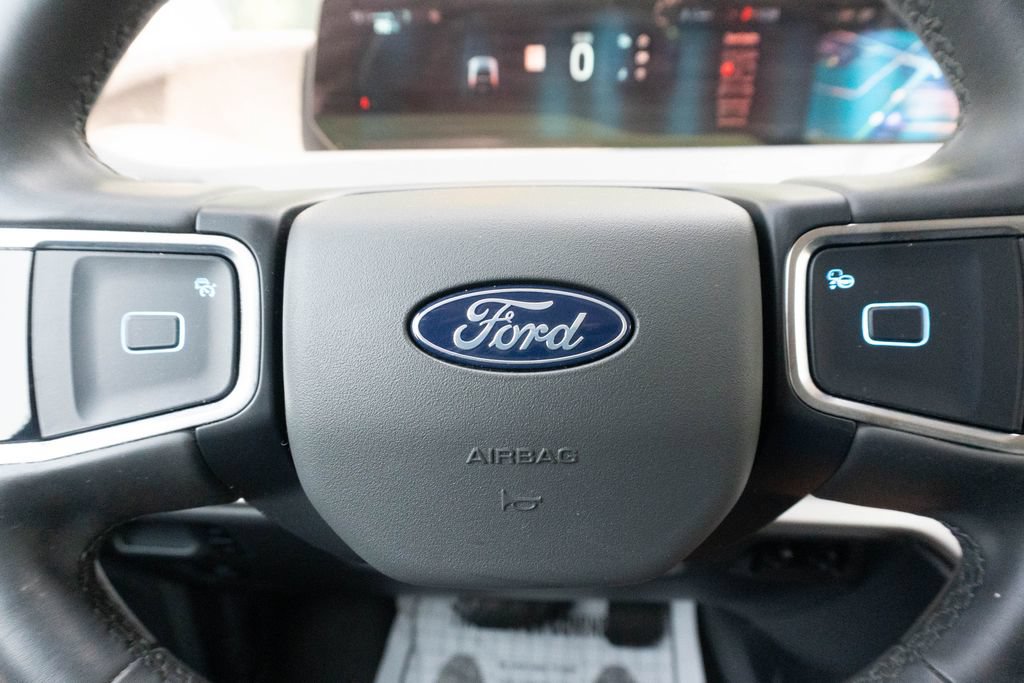 Used 2025 Ford Expedition Active RWD image 27