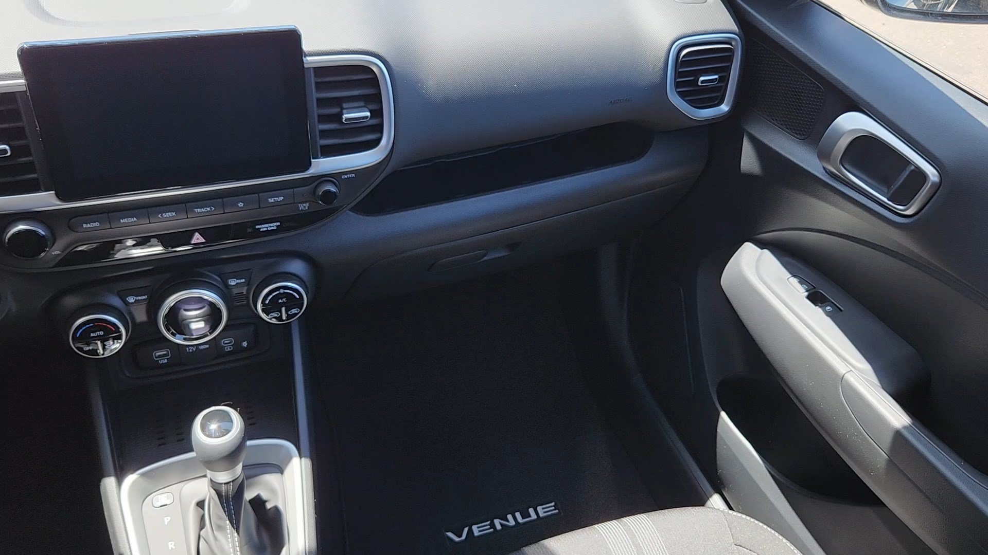 New 2026 Hyundai Venue SEL FWD image 6