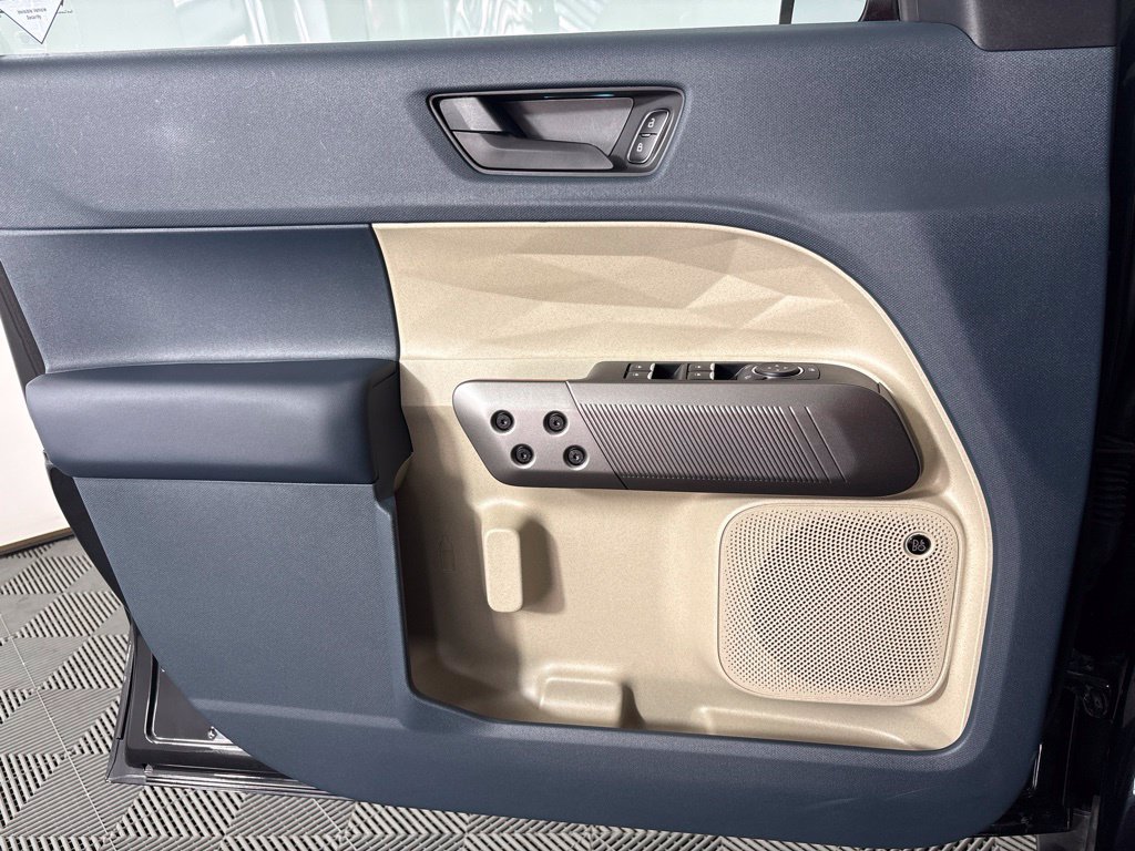 Used 2025 Ford Maverick Lariat AWD/4WD image 18