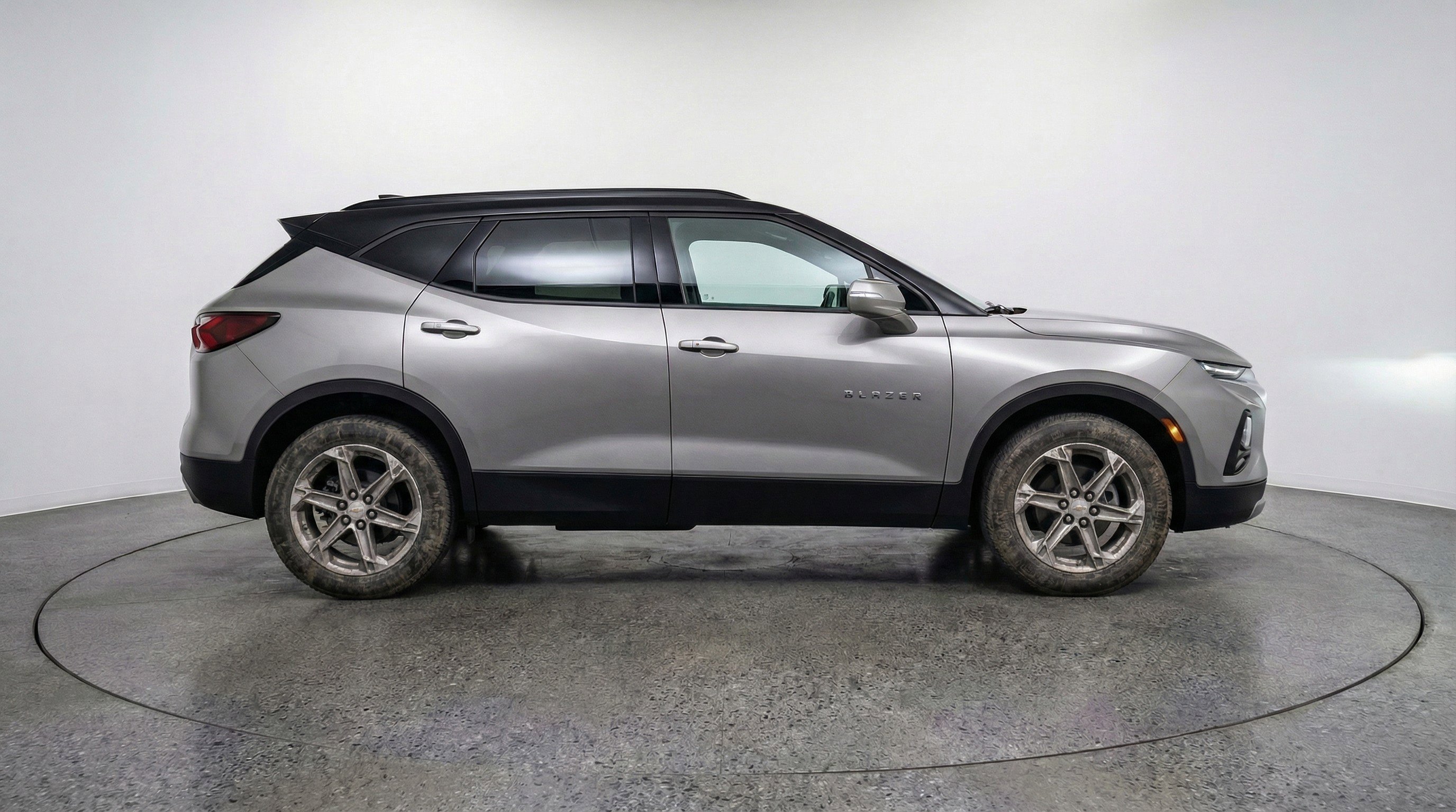 Used 2025 Chevrolet Blazer LT FWD image 11