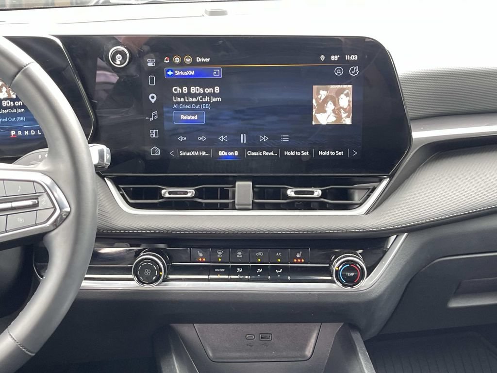 Used 2026 Chevrolet Equinox LT w/ Safety and Technology Package FWD image 11