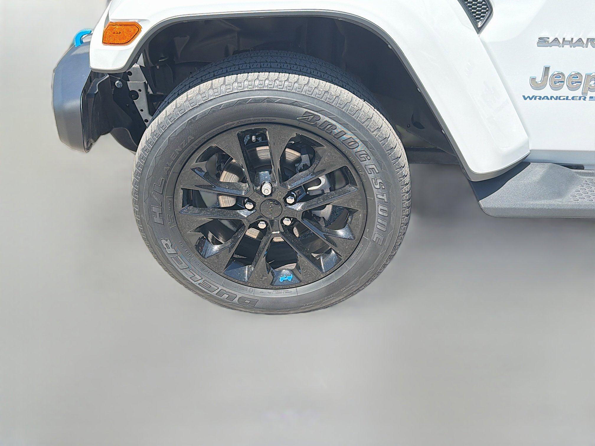 Used 2023 Jeep Wrangler Sahara w/ Cold Weather Group image 39