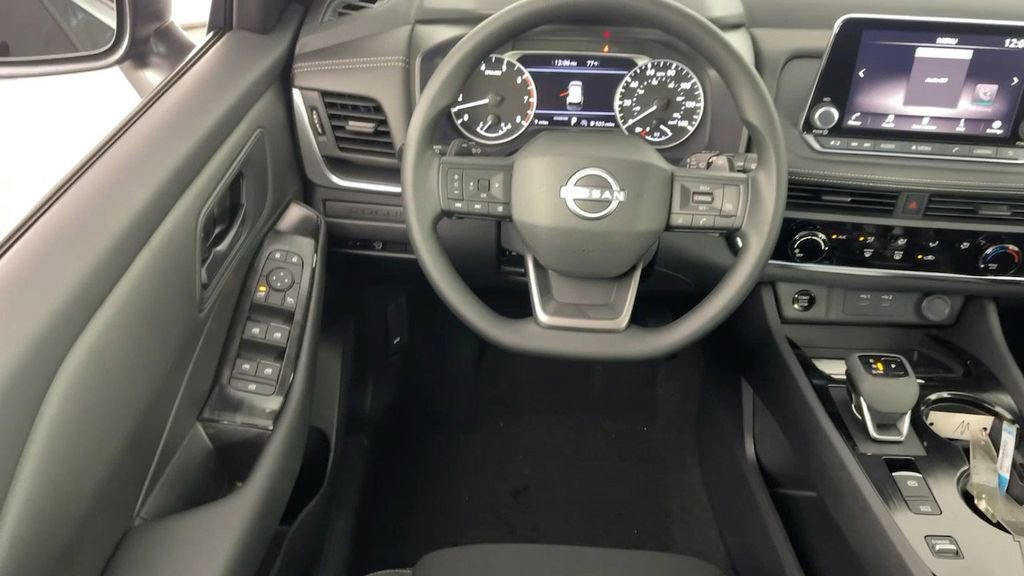 New 2025 Nissan Rogue S image 15