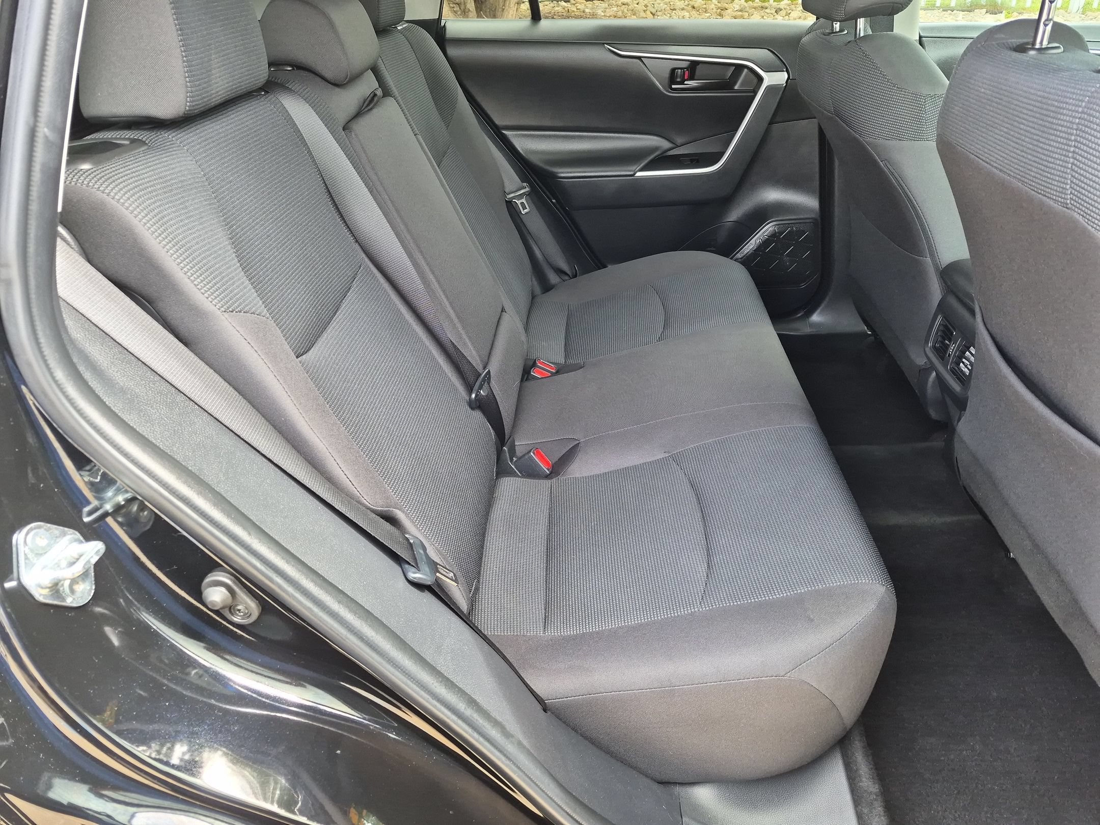 Used 2023 Toyota RAV4 LE AWD/4WD image 26