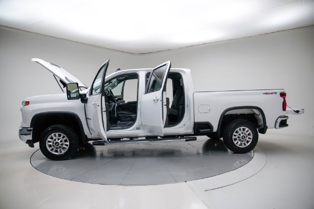 Used 2025 Chevrolet Silverado 2500 LT w/ Convenience Package AWD/4WD image 18