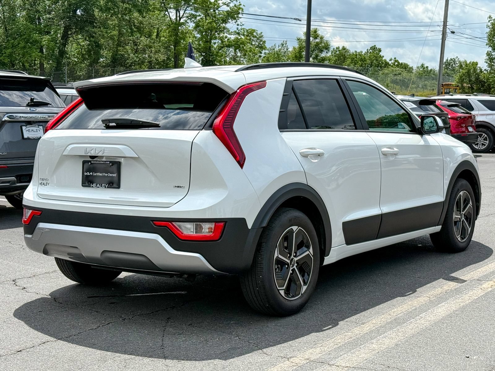 Certified 2025 Kia Niro LX FWD image 8