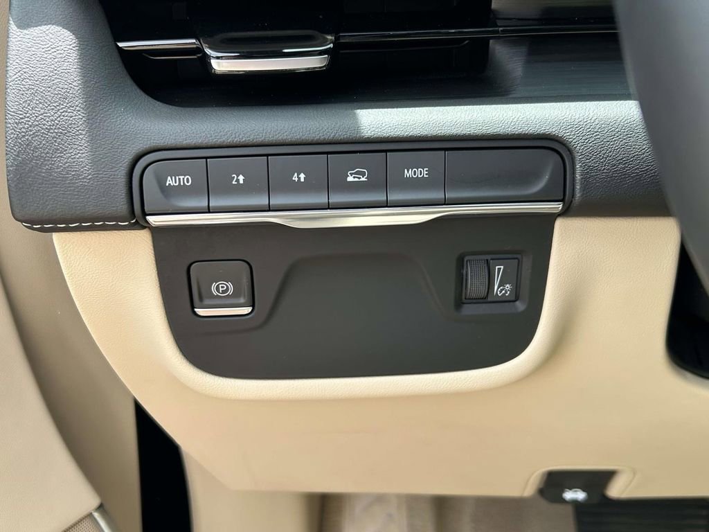 Certified 2023 Cadillac Escalade ESV Premium Luxury AWD/4WD image 22