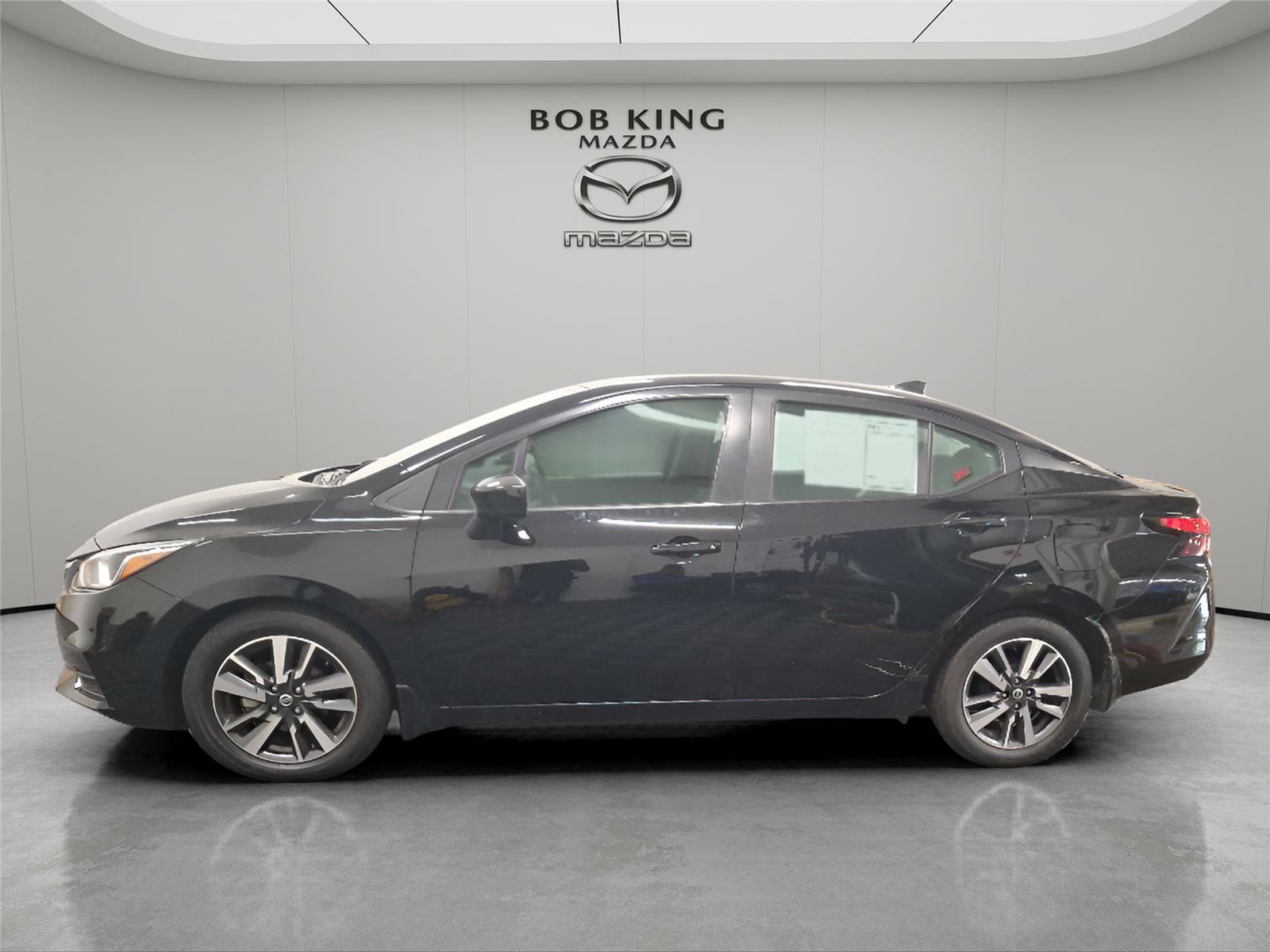 Used 2022 Nissan Versa SV w/ Trunk Package image 2