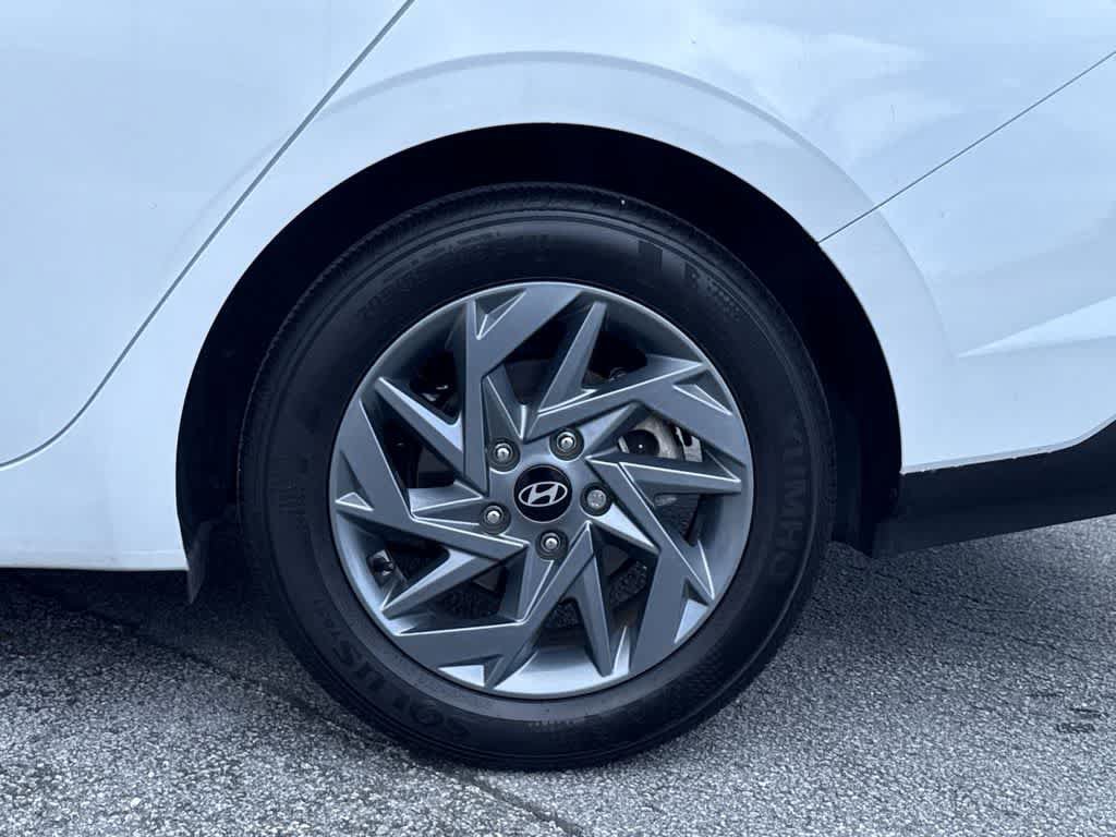 Used 2024 Hyundai Elantra SEL FWD image 11