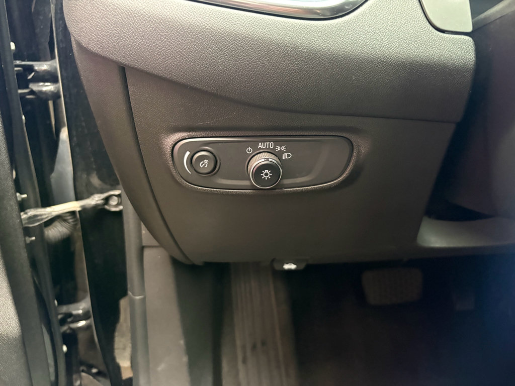 Used 2024 Chevrolet Equinox LT AWD/4WD image 30
