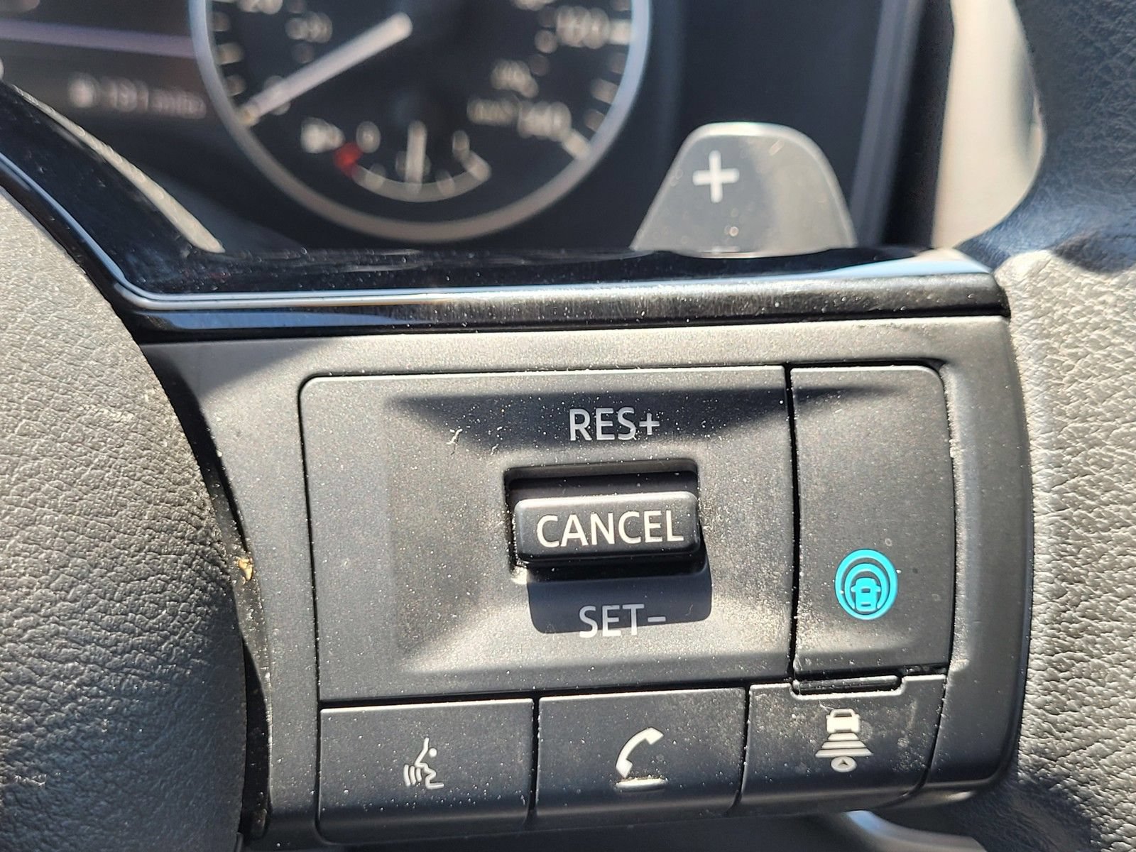 Used 2023 Nissan Rogue SV FWD image 22