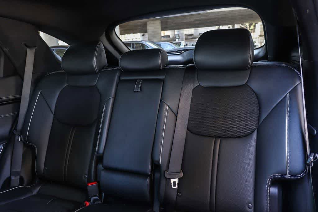 Used 2024 Genesis GV70 2.5T w/ Sport Prestige Package AWD/4WD image 19
