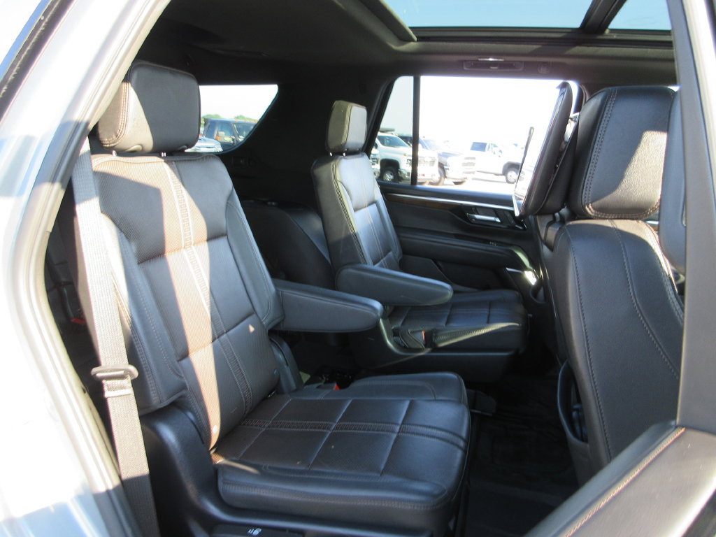 Certified 2025 Chevrolet Tahoe High Country AWD/4WD image 29