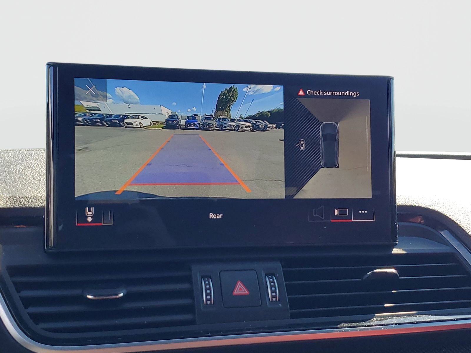 Used 2025 Audi SQ5 Premium Plus w/ Premium Plus Package image 28