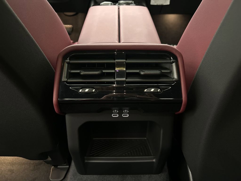 New 2025 BMW i5 xDrive40 w/ Premium Package image 25