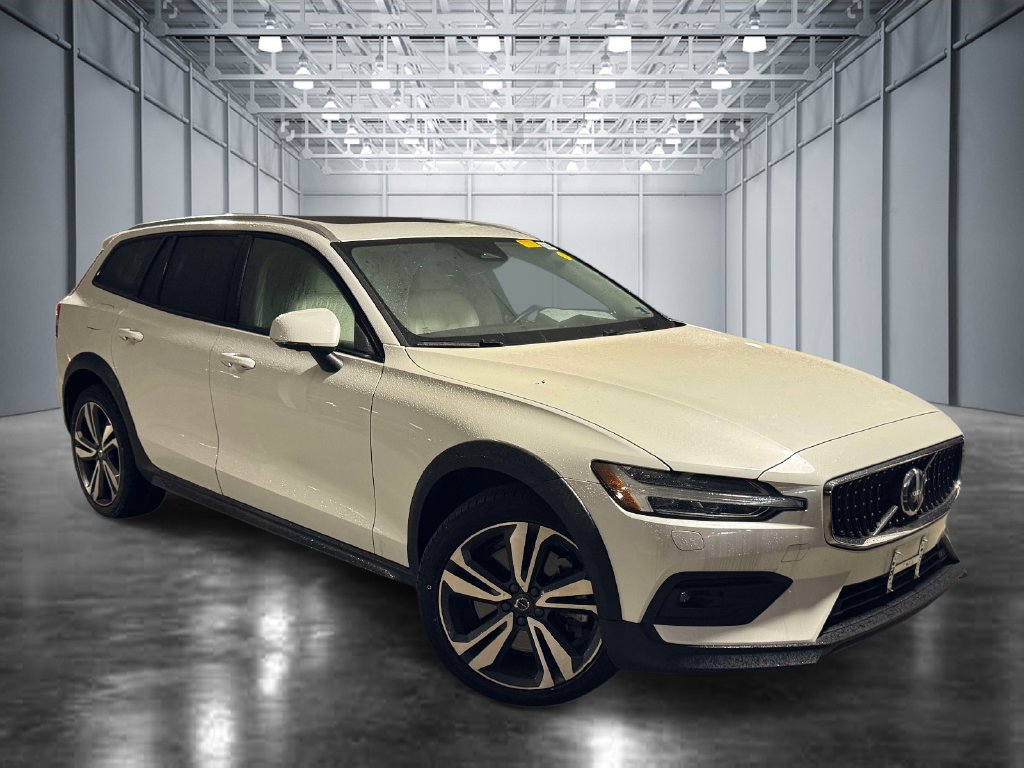 Used 2024 Volvo V60 B5 Cross Country Plus w/ Protection Package Premier