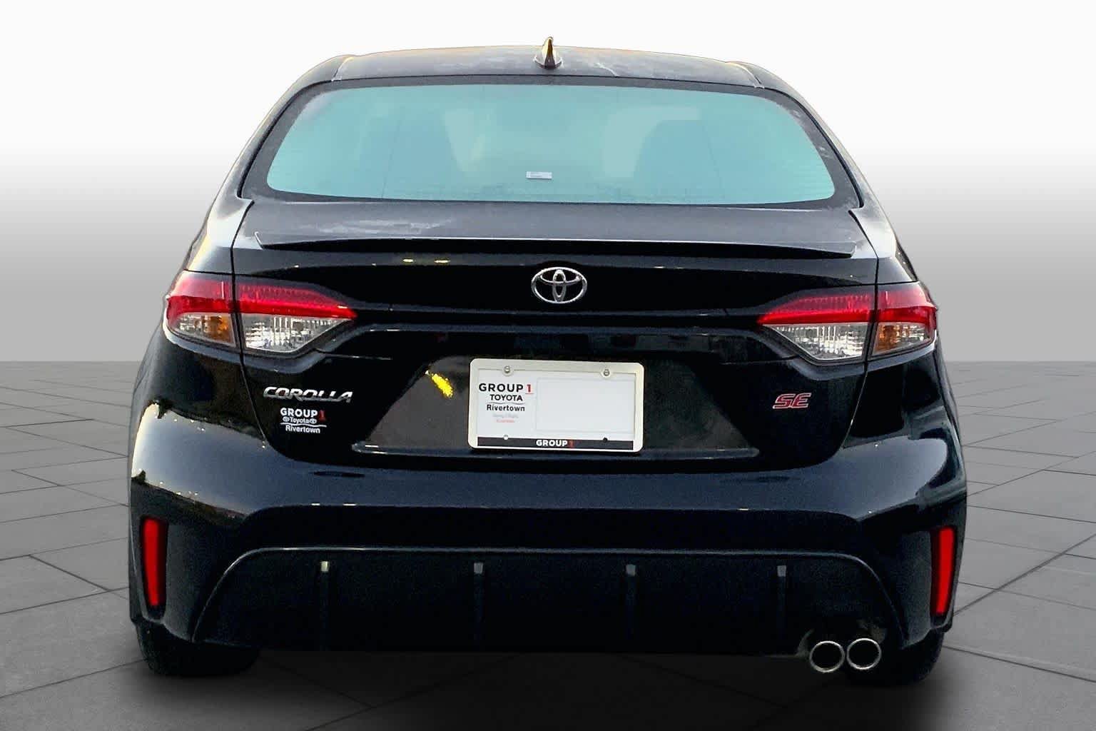 Used 2025 Toyota Corolla SE FWD image 5