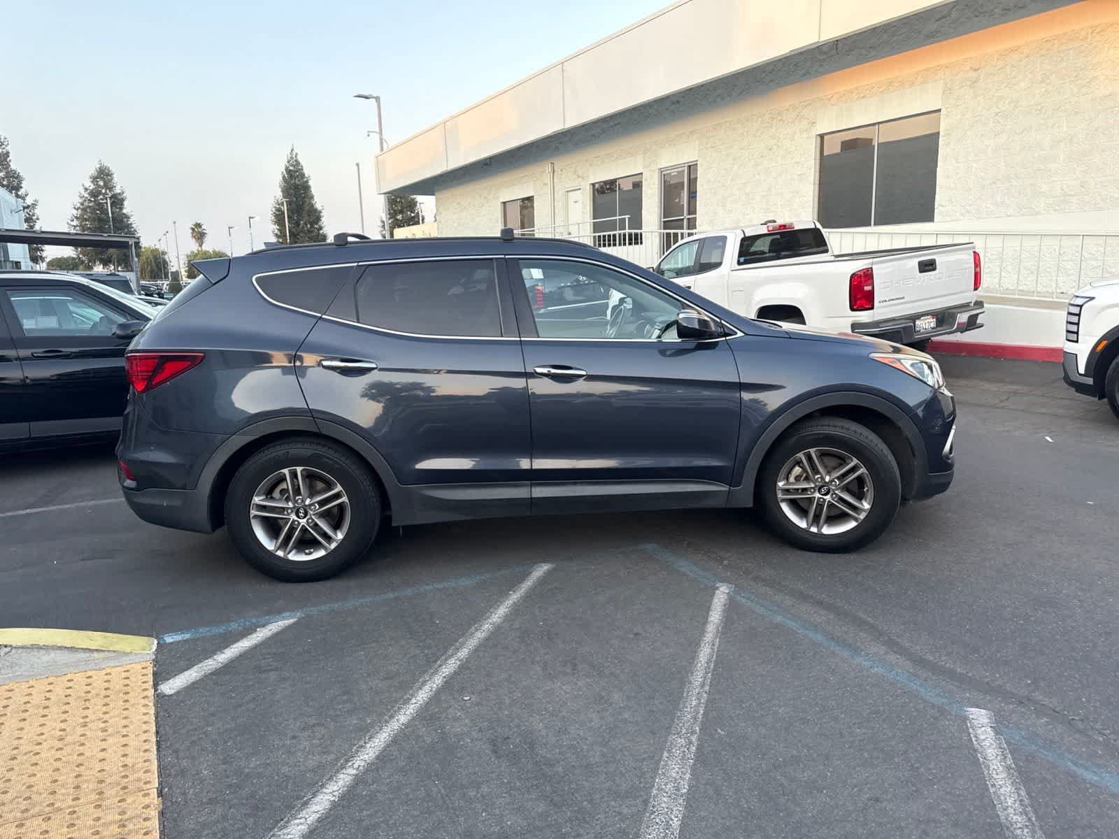 Used 2017 Hyundai Santa Fe Sport FWD image 4