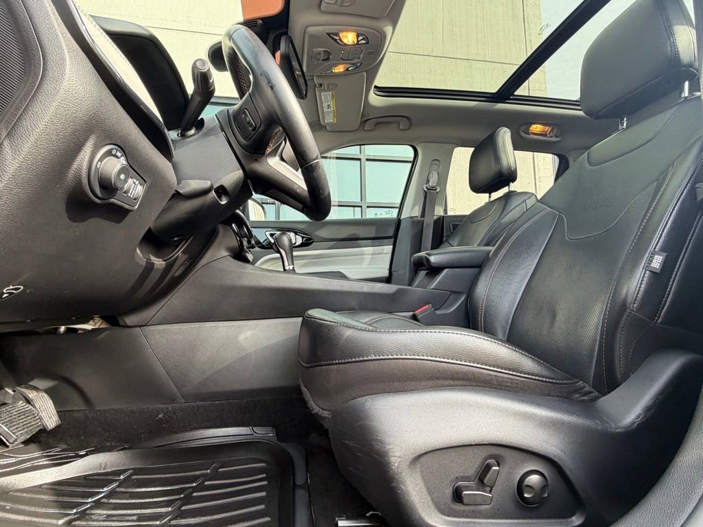 Used 2022 Jeep Compass Limited w/ Sun and Sound Group image 11