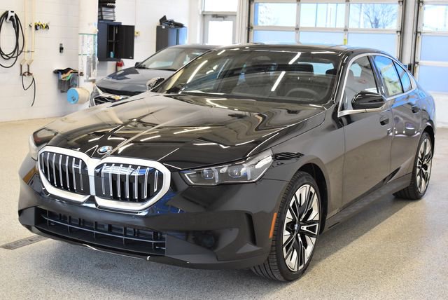 New 2026 BMW 530i xDrive w/ Premium Package image 9