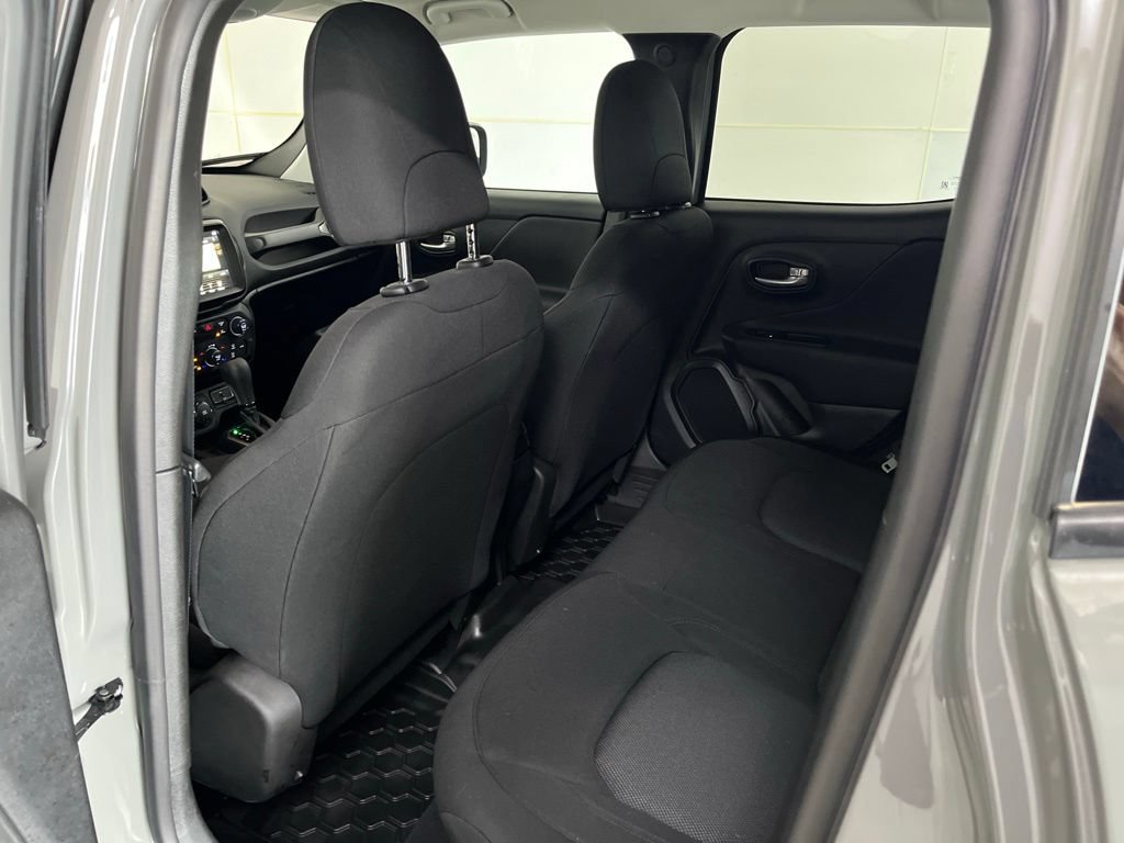 Used 2023 Jeep Renegade Latitude AWD/4WD image 23