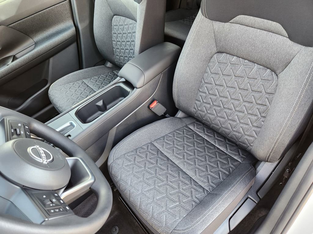New 2025 Nissan Kicks SR w/ Illumination Package image 10