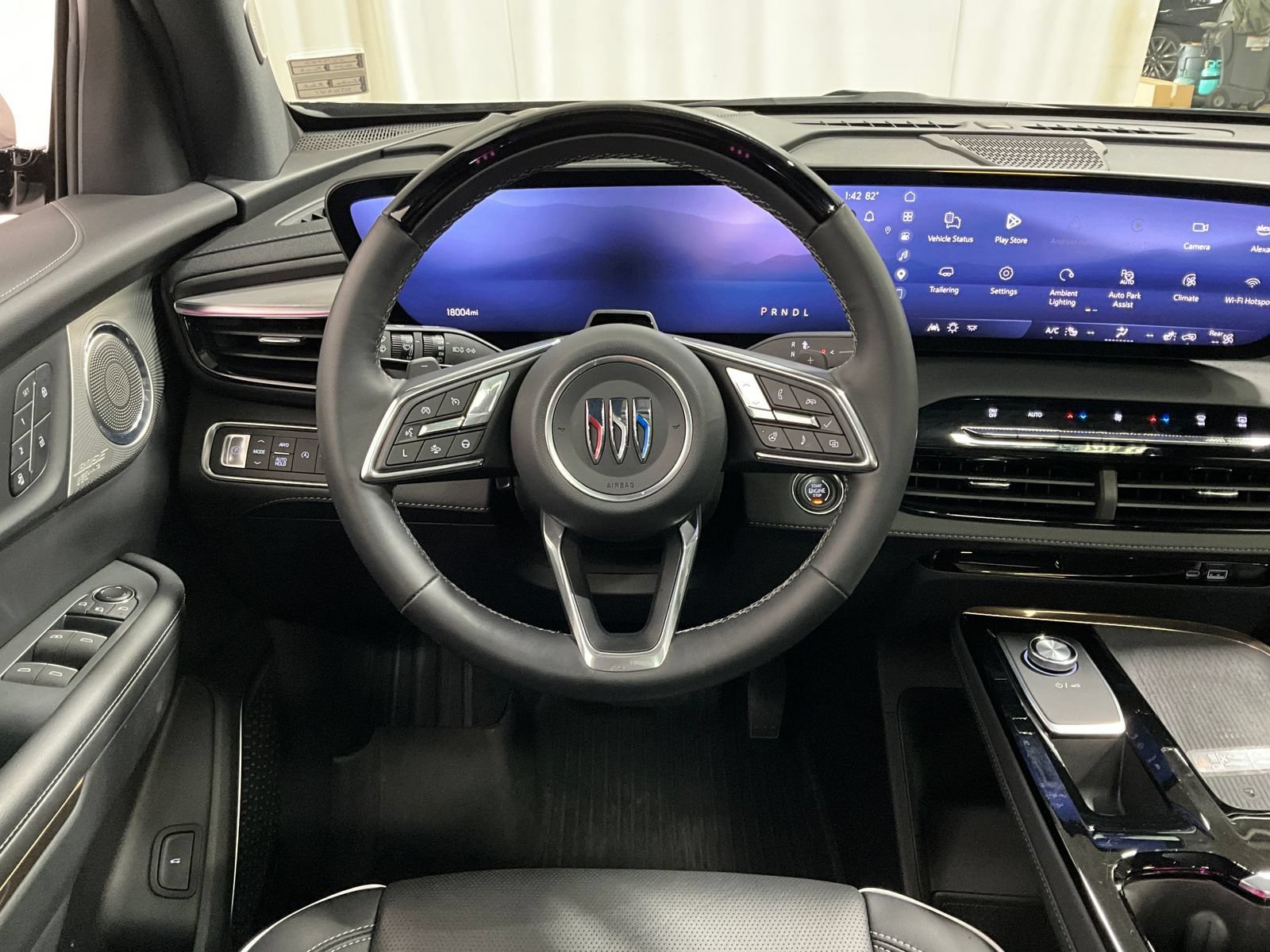 Used 2025 Buick Enclave Avenir AWD/4WD image 7