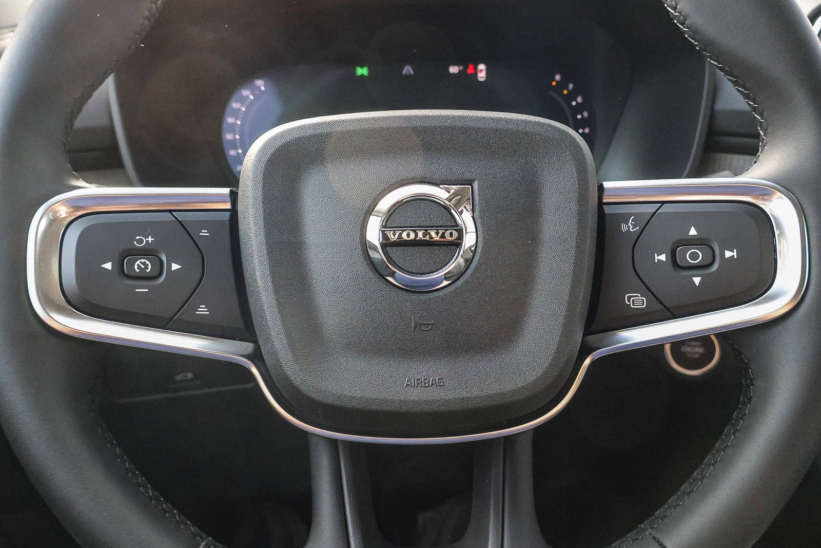 New 2026 Volvo XC40 B5 Plus w/ Climate Package image 34