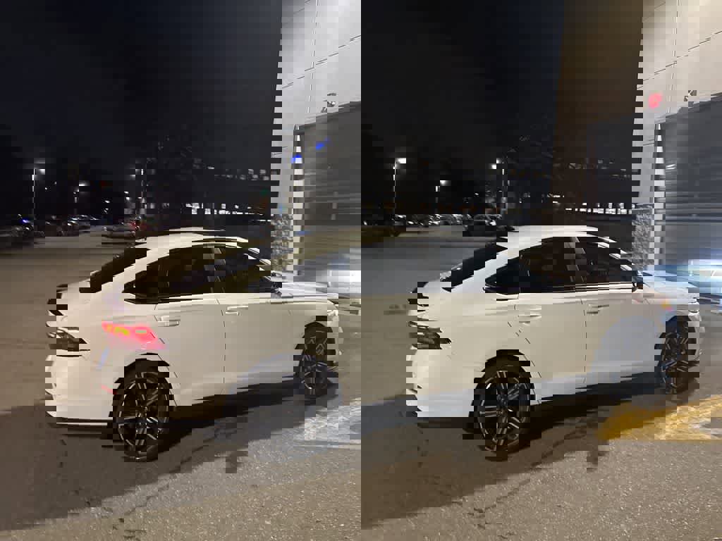 Used 2025 Honda Accord Sport image 9