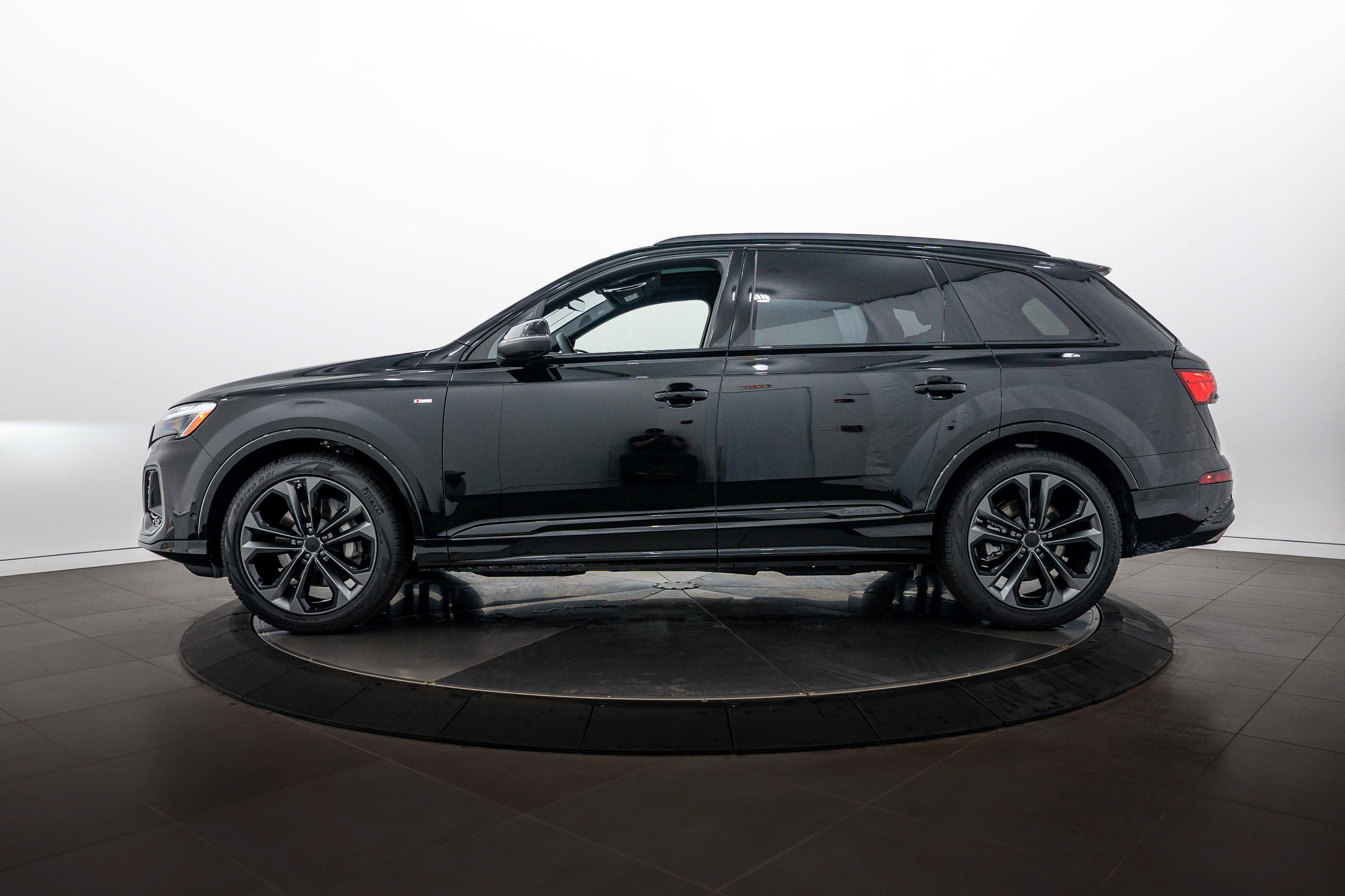 New 2026 Audi Q7 3.0T Prestige AWD/4WD image 6