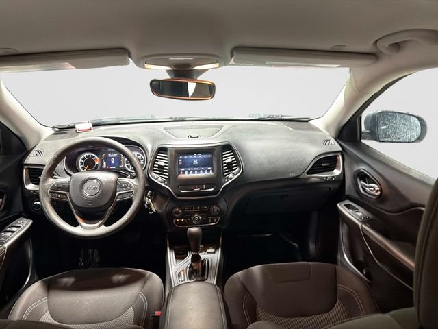 Used 2021 Jeep Cherokee Latitude FWD image 15