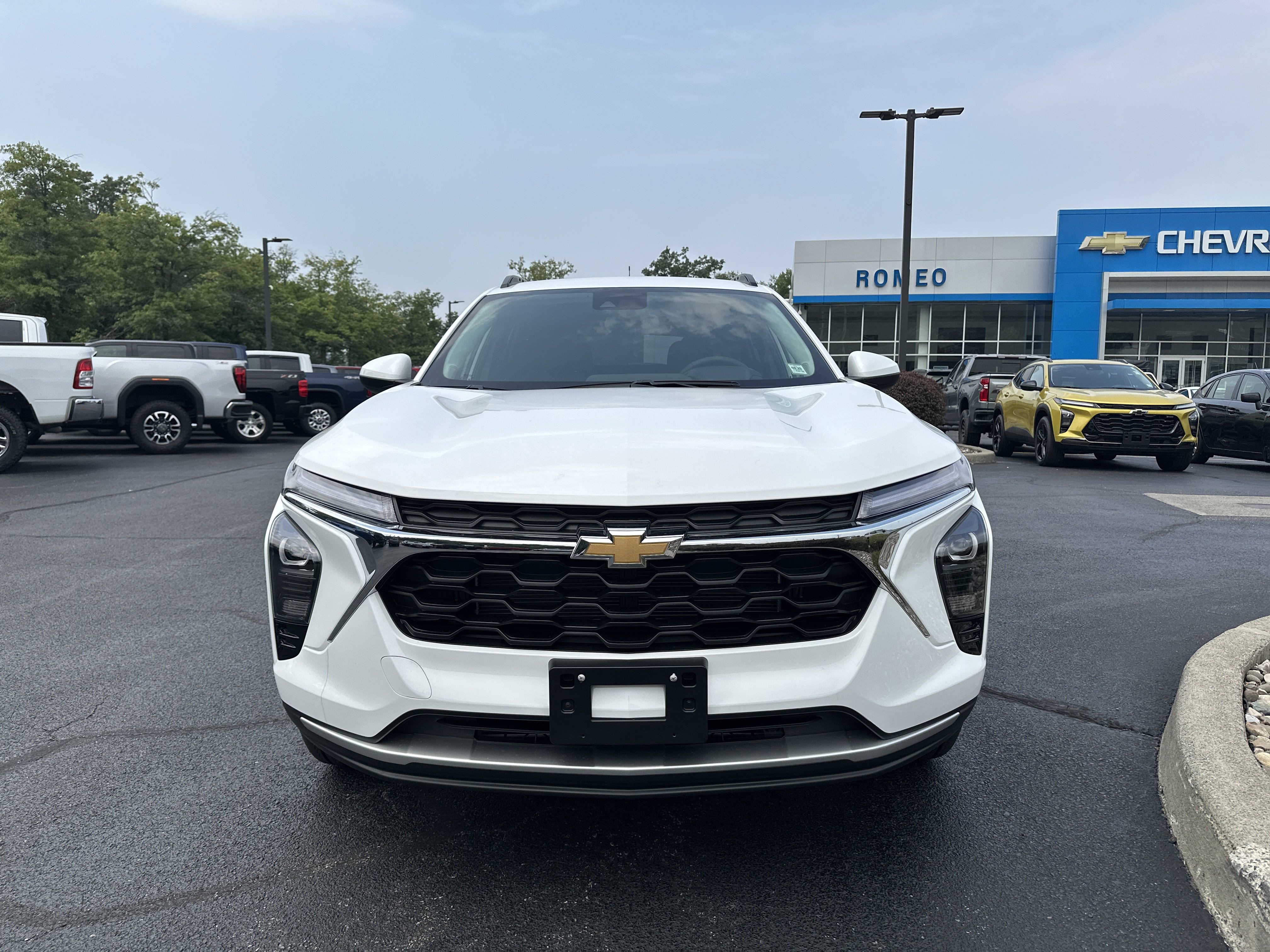 New 2025 Chevrolet Trax LT w/ Driver Confidence Package image 2