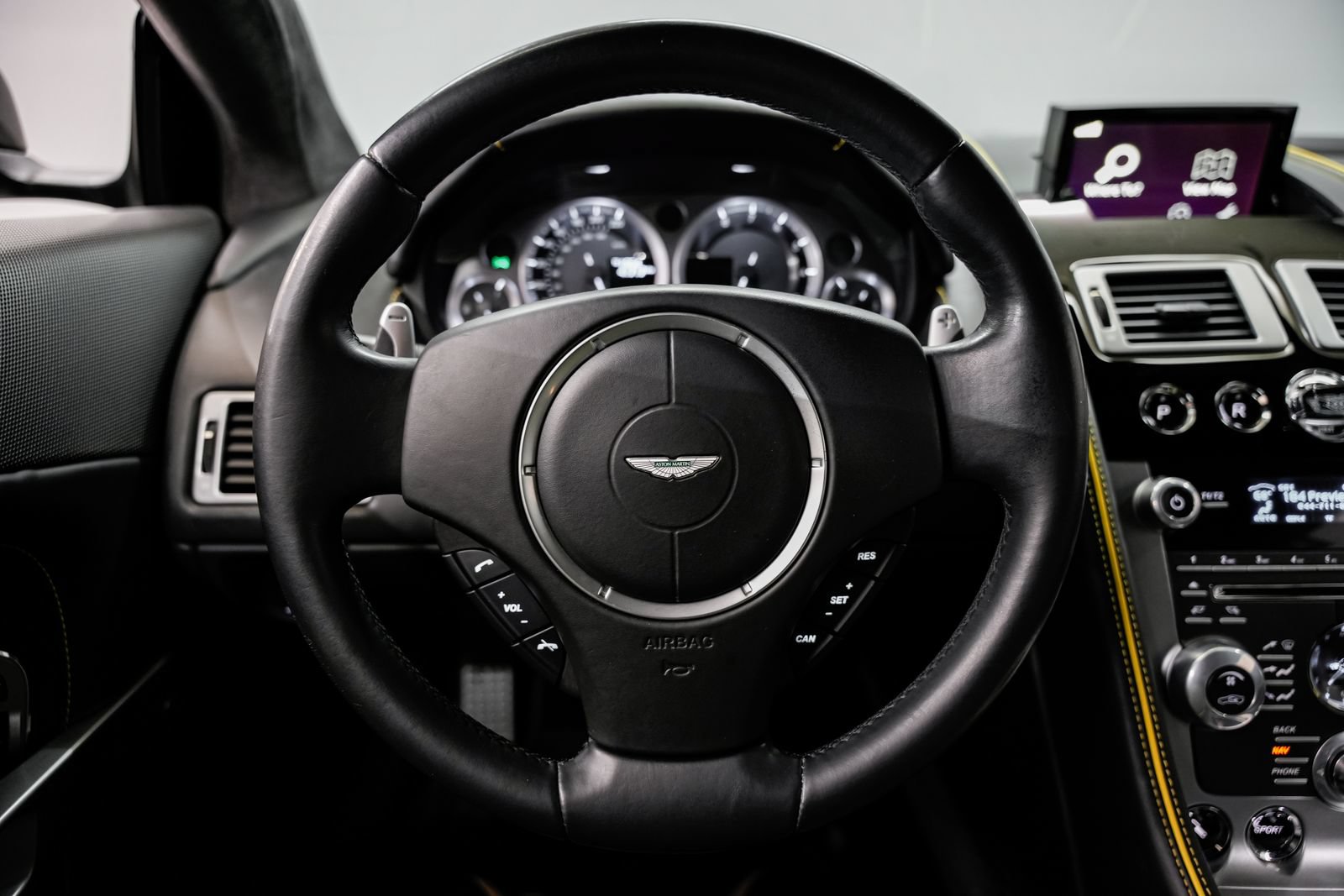 Used 2014 Aston Martin DB9 Coupe RWD image 10