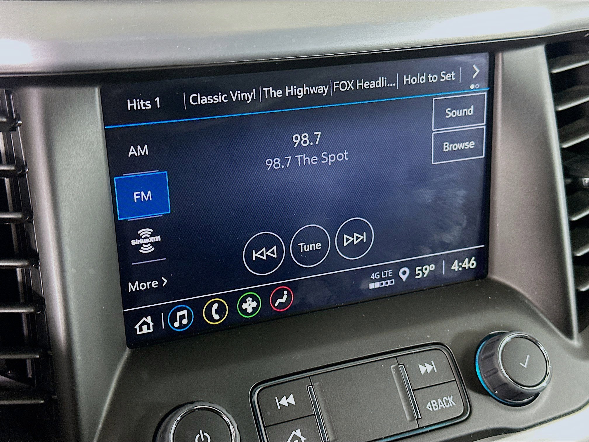 Used 2023 GMC Acadia SLE w/ Driver Convenience Package image 21