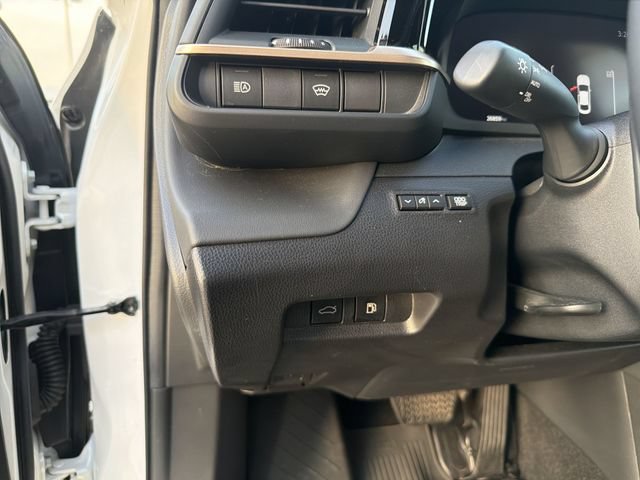 Certified 2023 Toyota Crown Platinum AWD/4WD image 11