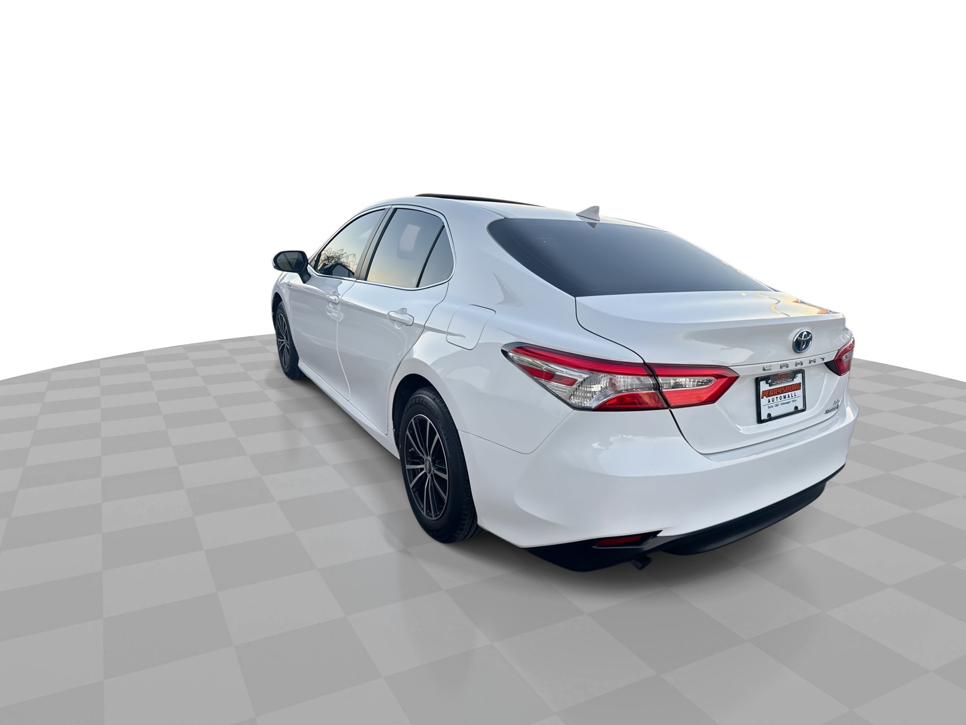 Used 2020 Toyota Camry LE image 6