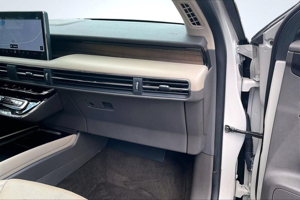 Certified 2023 Lincoln Corsair Reserve FWD image 27