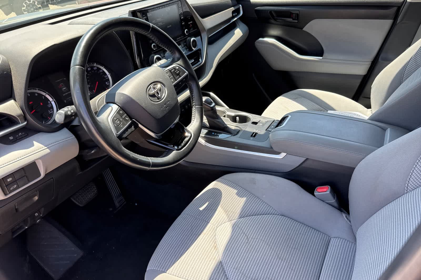 Certified 2020 Toyota Highlander LE FWD image 9