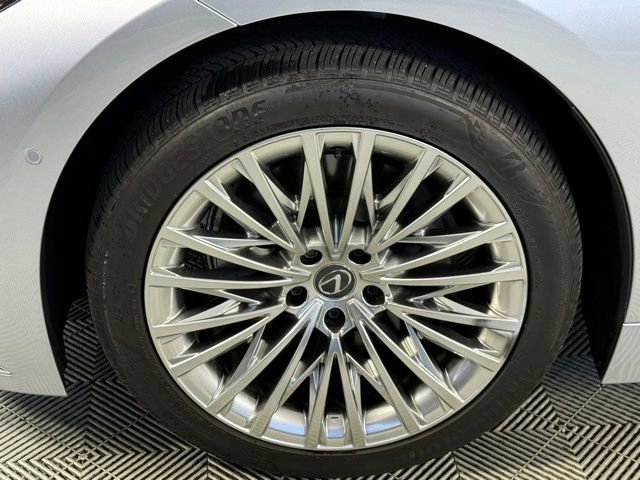 Used 2024 Lexus LS 500 w/ Interior Upgrade Package image 13