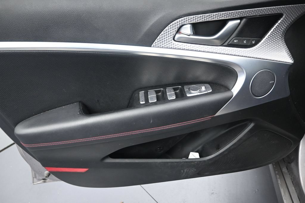 Used 2023 Genesis G70 2.0T w/ Sport Prestige Package RWD image 11